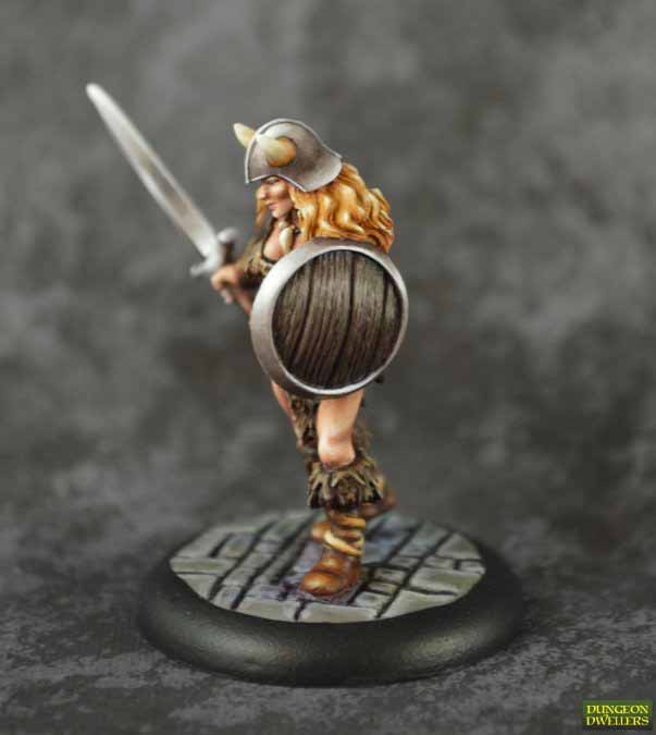 Dungeon Dwellers Jana Frostwind Barbarian #07025 Unpainted Bones USA Plastic