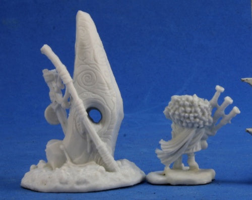 Reaper Miniatures Highlands Familiar and Menhir #77390 Bones Unpainted Figure