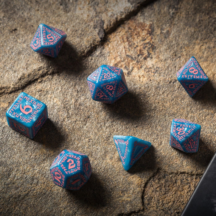 Q-Workshop Runic Dice Set Glacier with Pink (7 Pieces)