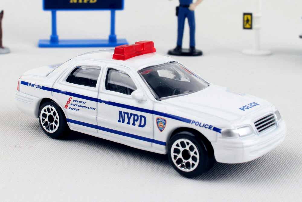 NYPD 10 Piece Gift Pack